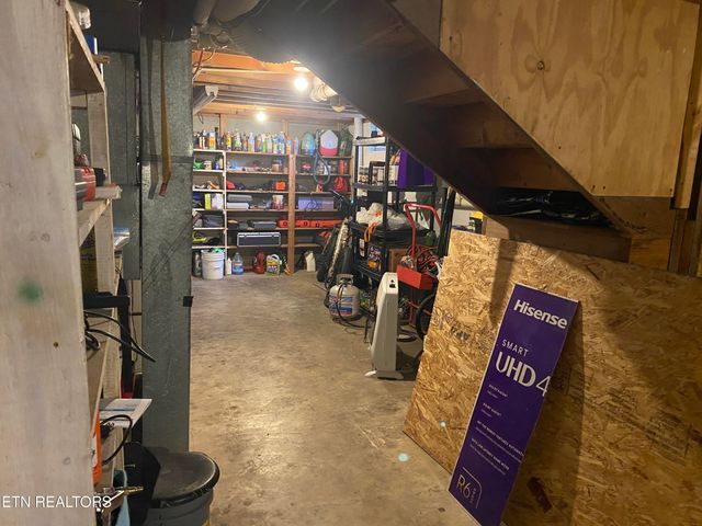 332 Slaven Lane, Oneida, TN 37841