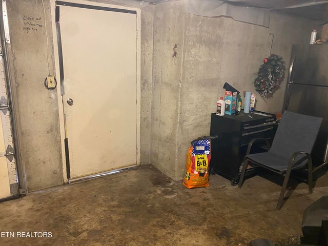 332 Slaven Lane, Oneida, TN 37841