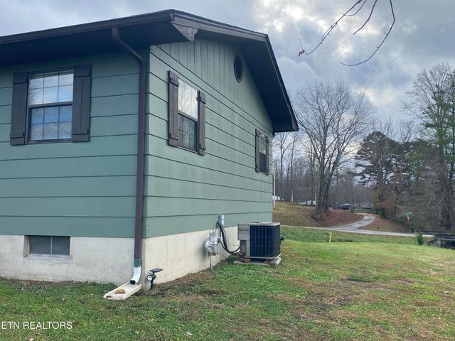 332 Slaven Lane, Oneida, TN 37841