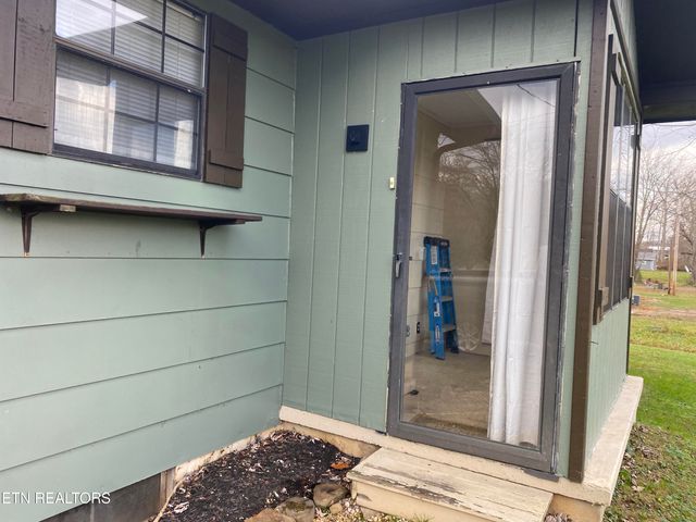 332 Slaven Lane, Oneida, TN 37841