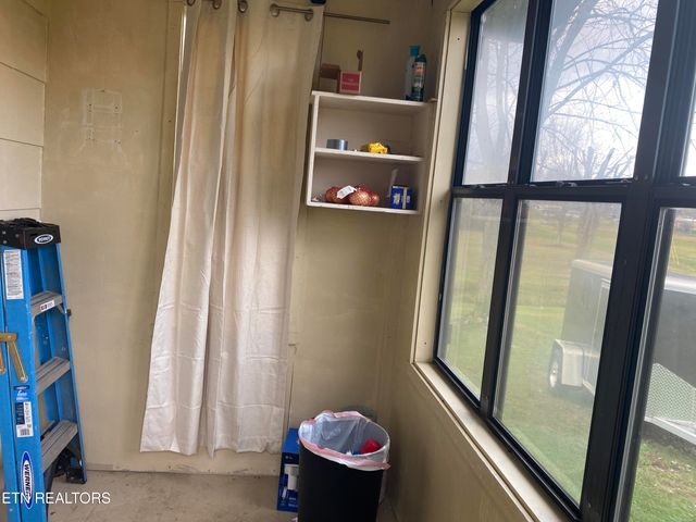 332 Slaven Lane, Oneida, TN 37841