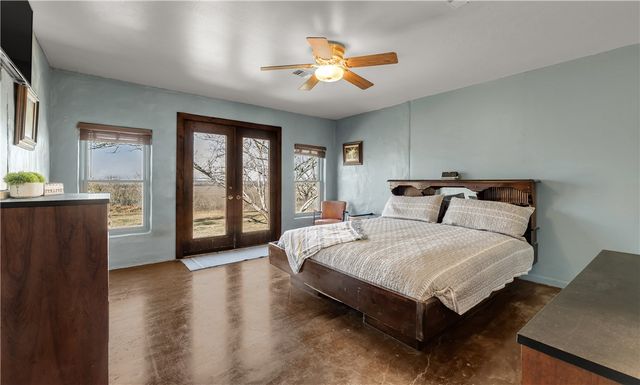 1640 Long Mountain Rd, Gause, TX 77857