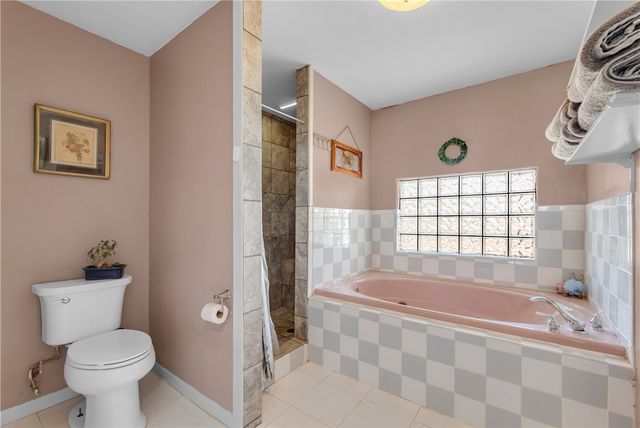 1640 Long Mountain Rd, Gause, TX 77857