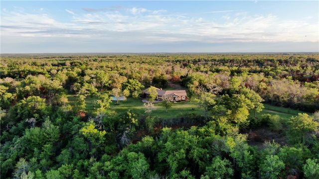 1640 Long Mountain Rd, Gause, TX 77857