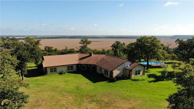1640 Long Mountain Rd, Gause, TX 77857