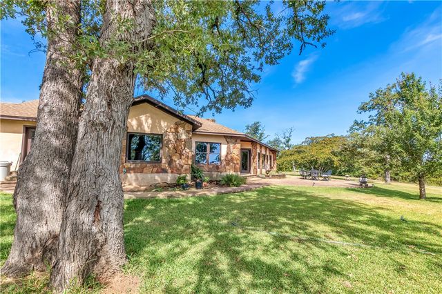 1640 Long Mountain Rd, Gause, TX 77857