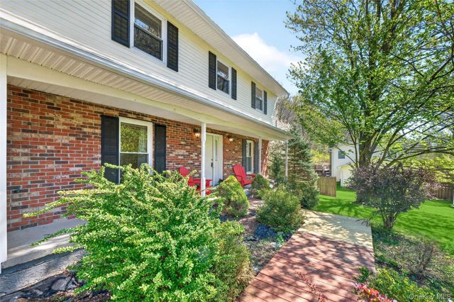 33 Farview Road, Hopewell Junction, NY 12533