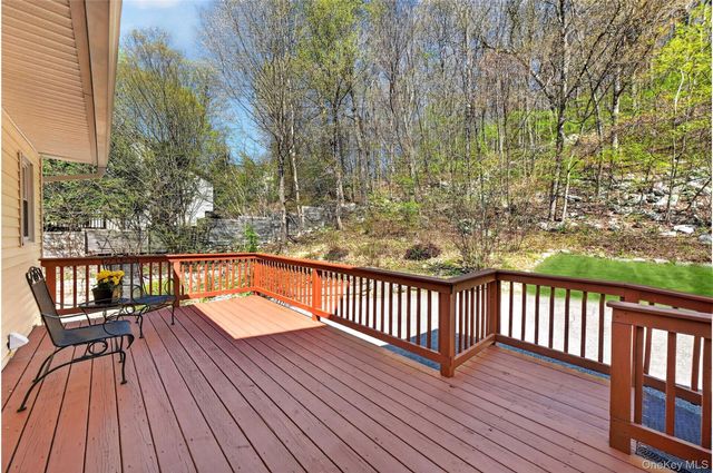 33 Farview Road, Hopewell Junction, NY 12533