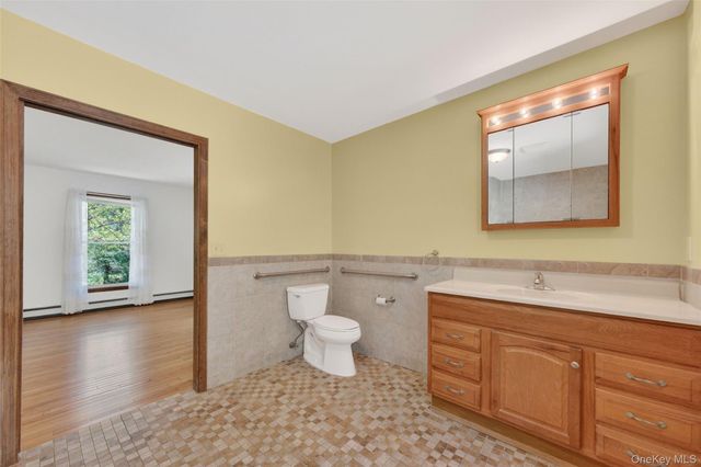 33 Farview Road, Hopewell Junction, NY 12533