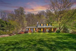 33 Farview Road, Hopewell Junction, NY 12533