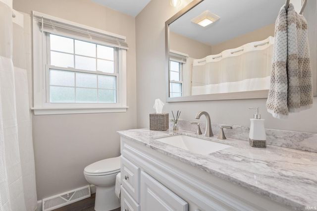 1532 Ash Drive W, Elkhart, IN 46514