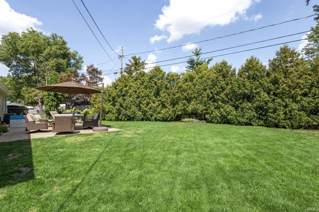 1532 Ash Drive W, Elkhart, IN 46514