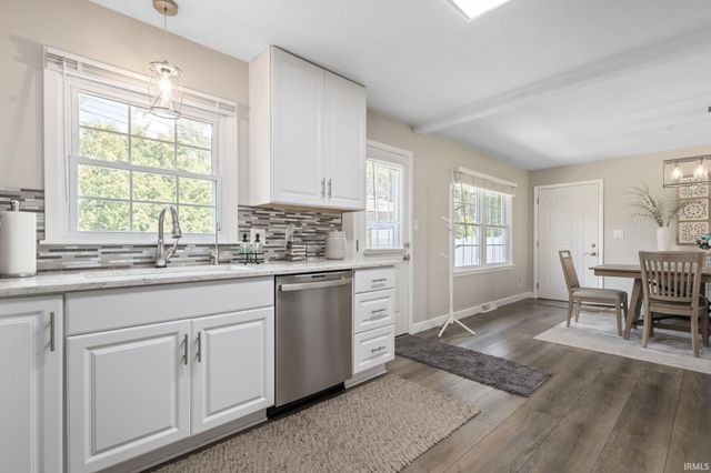 1532 Ash Drive W, Elkhart, IN 46514
