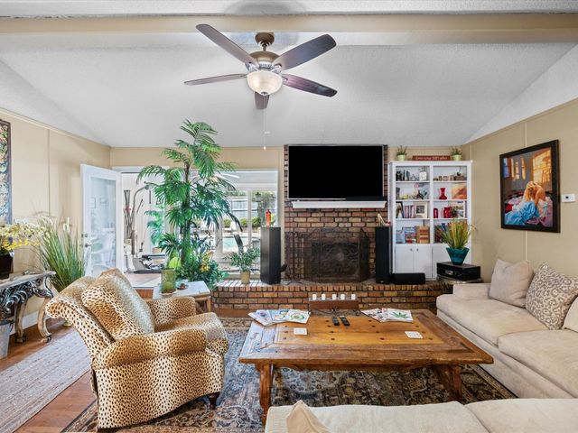 4908 Ridgeline Drive, Arlington, TX 76017