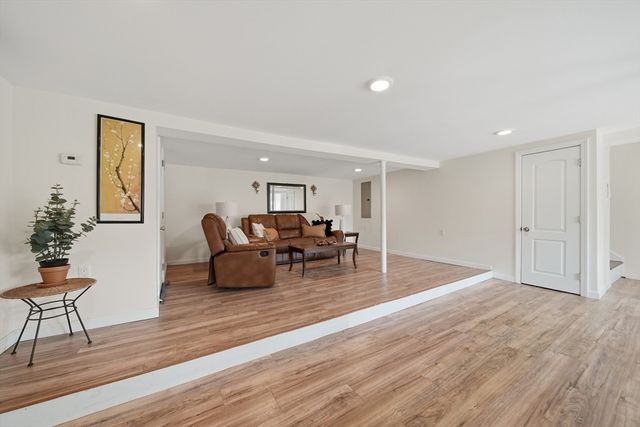 15 Verdmont Ave, Lynn, MA 01904