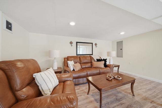 15 Verdmont Ave, Lynn, MA 01904