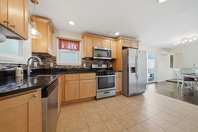 15 Verdmont Ave, Lynn, MA 01904