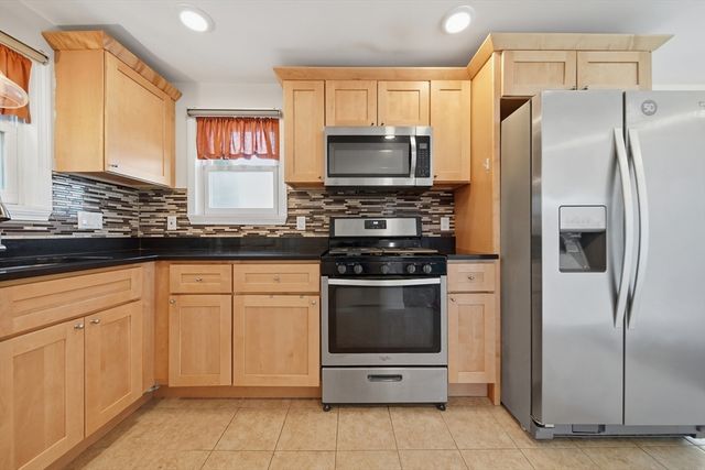 15 Verdmont Ave, Lynn, MA 01904