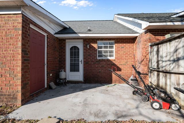 3303 Parkway Court B, Greenville, NC 27834