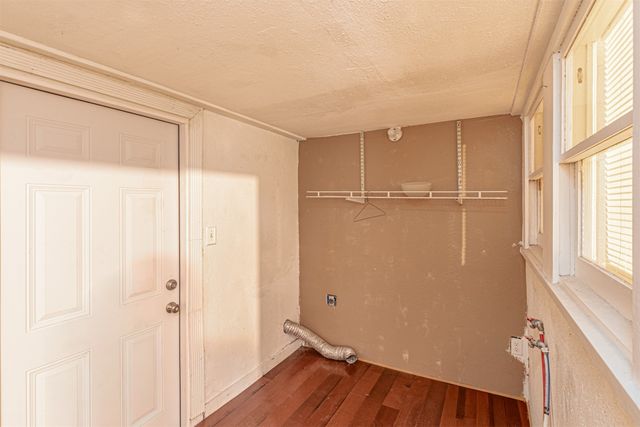 407 W 4th Street, Kaufman, TX 75142
