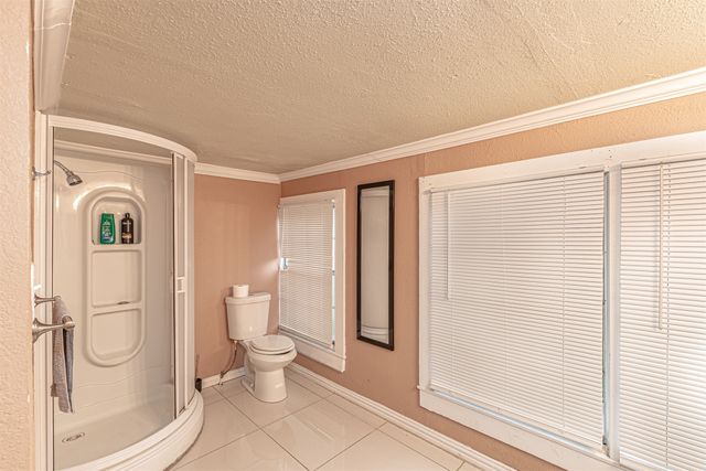 407 W 4th Street, Kaufman, TX 75142