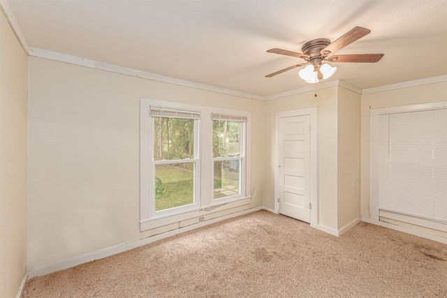 407 W 4th Street, Kaufman, TX 75142
