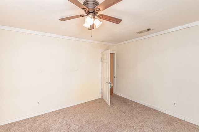 407 W 4th Street, Kaufman, TX 75142