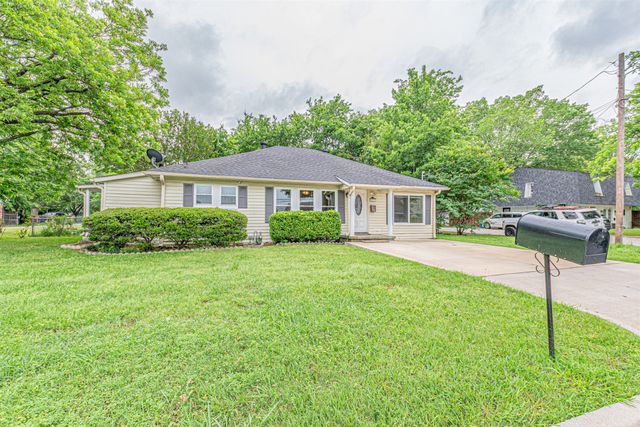 407 W 4th Street, Kaufman, TX 75142