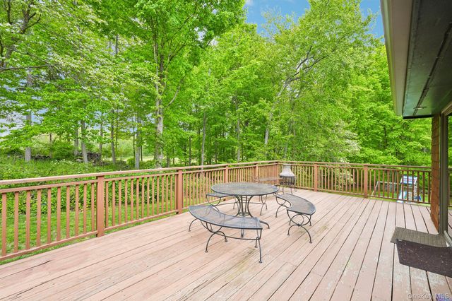27 Cat Ridge Road, North Salem, NY 10560
