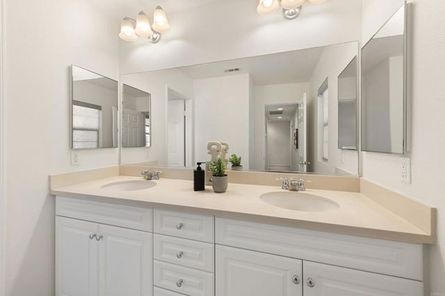 623 Calle Vibrante, Palm Desert, CA 92211