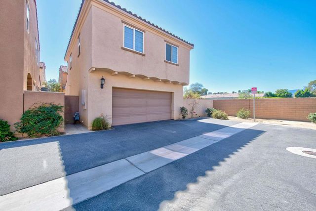 623 Calle Vibrante, Palm Desert, CA 92211
