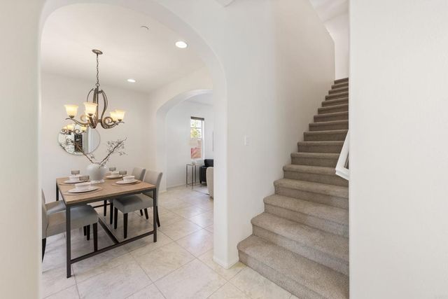 623 Calle Vibrante, Palm Desert, CA 92211
