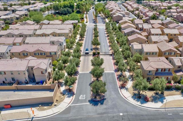 623 Calle Vibrante, Palm Desert, CA 92211
