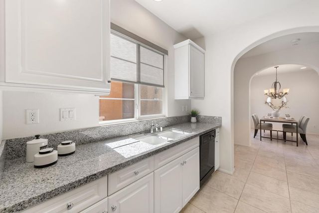 623 Calle Vibrante, Palm Desert, CA 92211