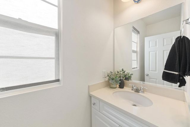 623 Calle Vibrante, Palm Desert, CA 92211