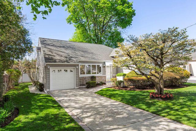 1076 Melissa Lane, North Bellmore, NY 11710