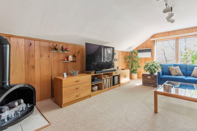 1076 Melissa Lane, North Bellmore, NY 11710