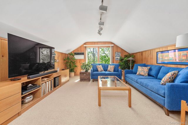 1076 Melissa Lane, North Bellmore, NY 11710