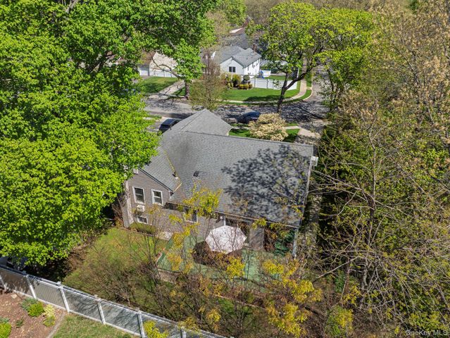 1076 Melissa Lane, North Bellmore, NY 11710