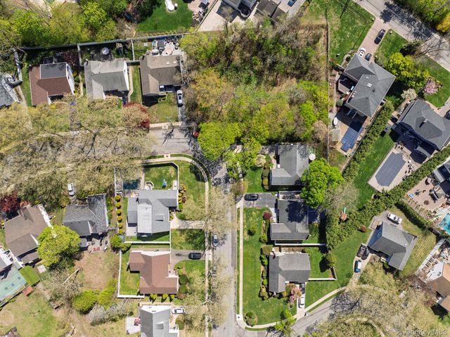 1076 Melissa Lane, North Bellmore, NY 11710