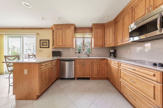 1076 Melissa Lane, North Bellmore, NY 11710