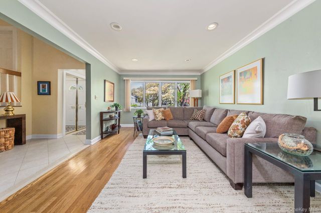 1076 Melissa Lane, North Bellmore, NY 11710