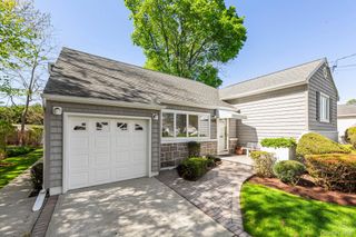 1076 Melissa Lane, North Bellmore, NY 11710