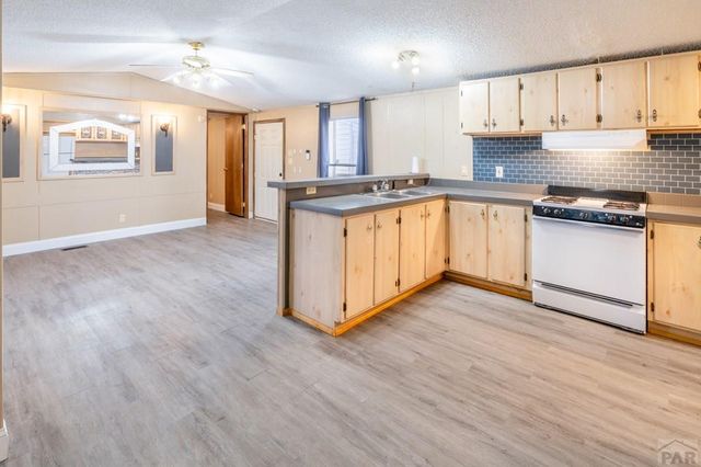 238 Seeley, La Junta, CO 81050