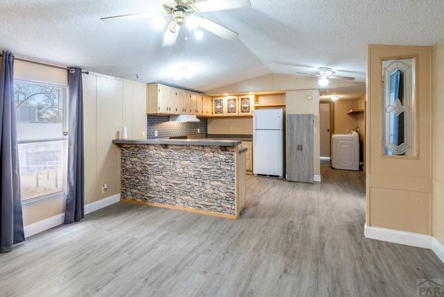 238 Seeley, La Junta, CO 81050