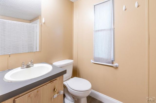 238 Seeley, La Junta, CO 81050