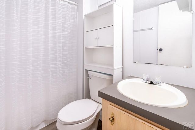 238 Seeley, La Junta, CO 81050