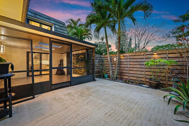 502 5th Terrace, Palm Beach Gardens, FL 33418