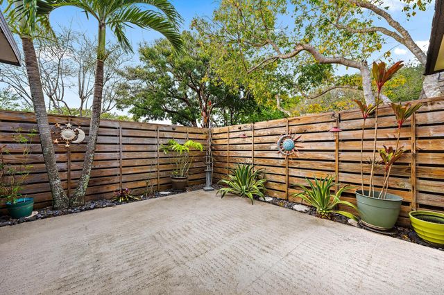 502 5th Terrace, Palm Beach Gardens, FL 33418