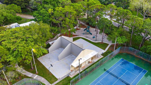 502 5th Terrace, Palm Beach Gardens, FL 33418